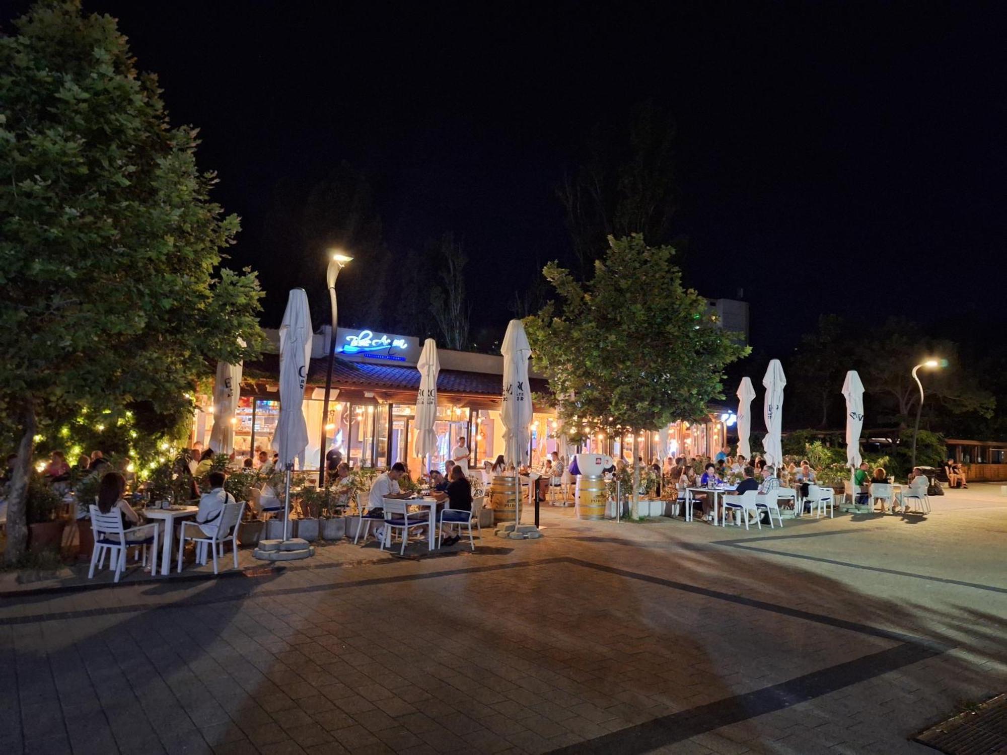Elysse Sunrise Apartment Mamaia Bagian luar foto