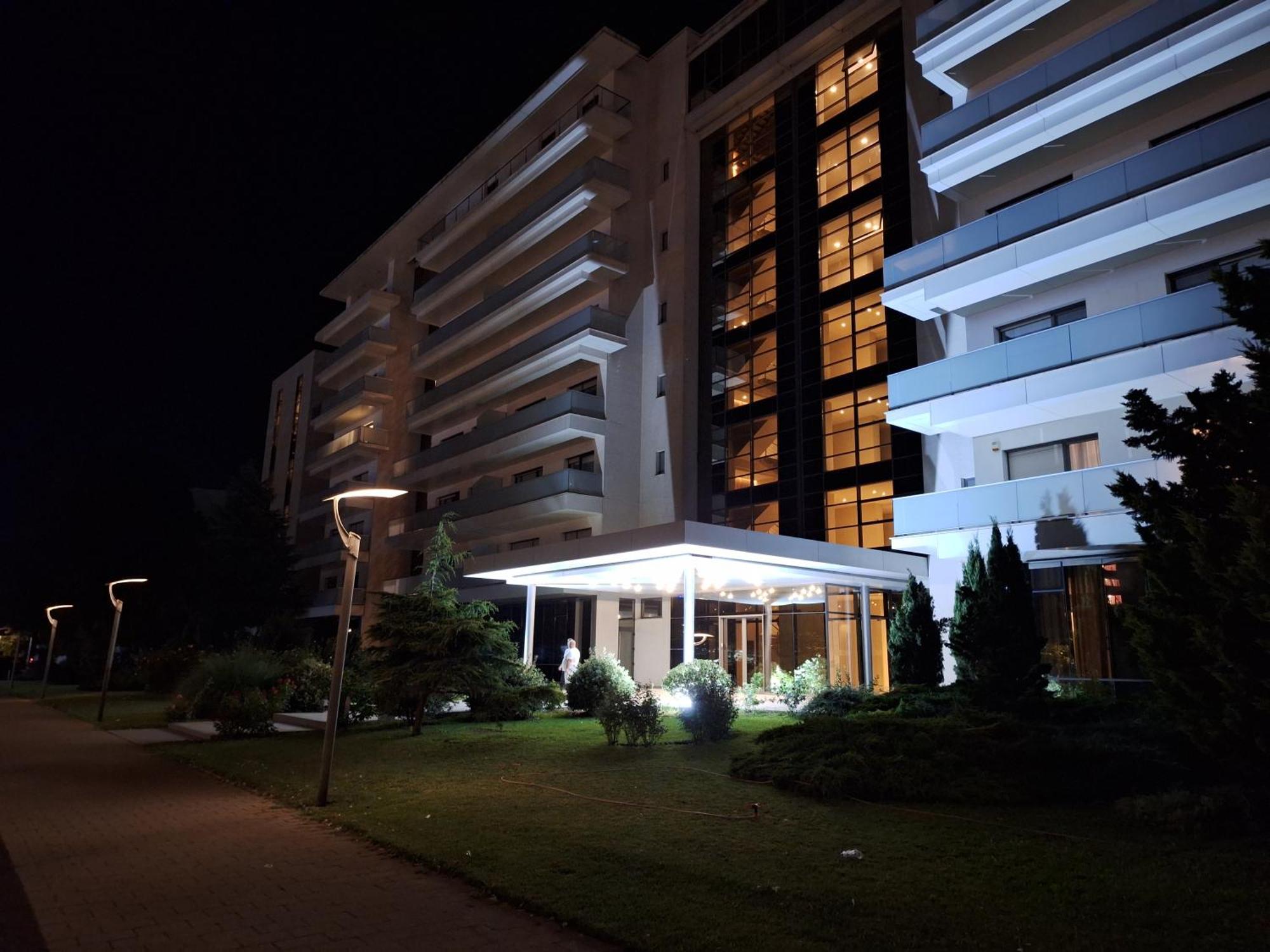 Elysse Sunrise Apartment Mamaia Bagian luar foto